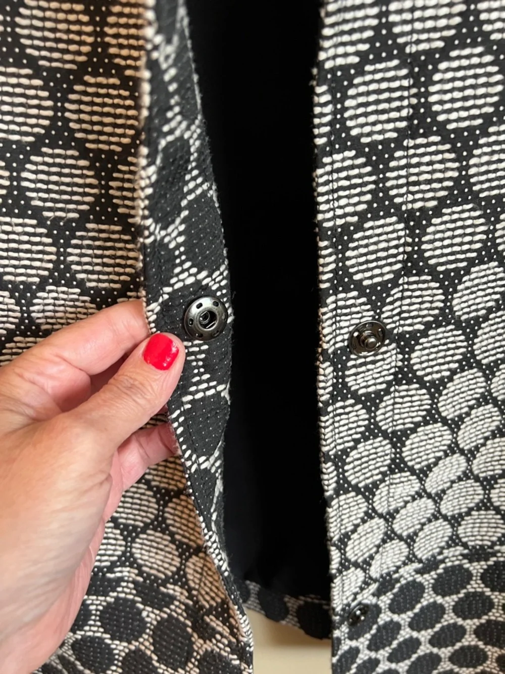 Chico’s Size 3 Black White Textured Dot Jacket Blazer Open Front Career - Picture 3 of 10